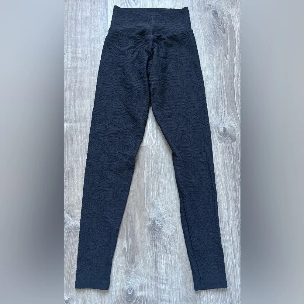 Booty by Brabants Textured Croco Black Leggings Size OS